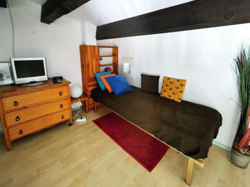 Villa mitoyenne calme avec piscine et parking, proche plage pour 6 personnes - FR-1-607-28