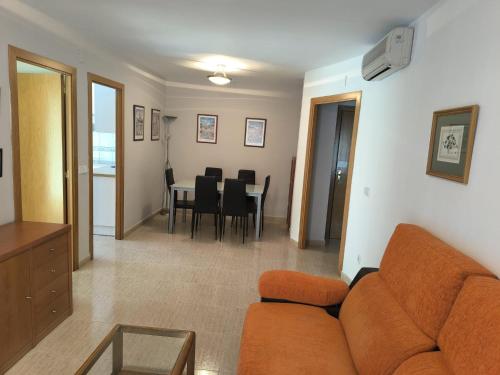 Larimar, piscina y deportes en Salou