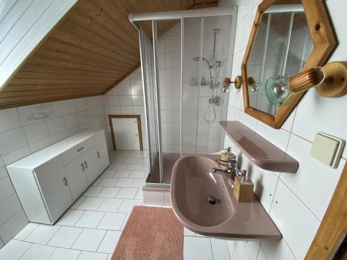 Kúpeľňa v ubytovaní Ferienhaus Renate