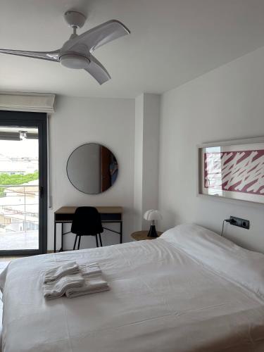 Duplex delante del mar con gran terraza y piscina comunitaria