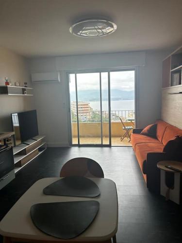 Studio climatisé belle vue mer