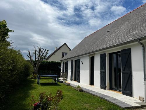 Photo de la galerie de l'établissement Maison HERMANVILLE SUR MER plein pied-à côté de la plage, à Hermanville-sur-Mer