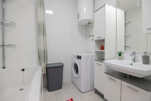 Ένα μπάνιο στο Apartman Melani