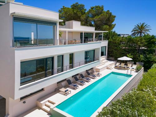 Θέα της πισίνας από το Villa in Ibiza Town sleeps 10 - Villa Vue ή από εκεί κοντά