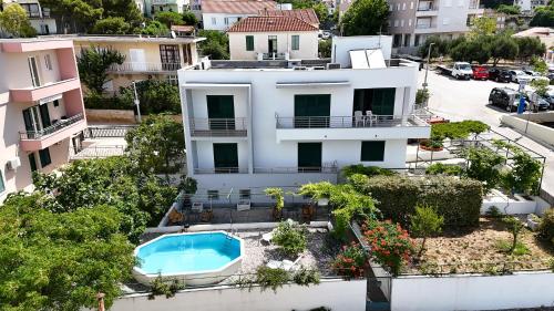 Apartments turtle gardens