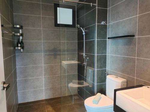 Bilik mandi di ONSTAY Sunway Onsen Suites