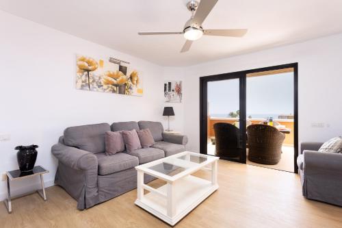 Exclusive Penthouse Playa Las Vistas 5 close to sea and beach, aircondition for a fee, wifi, terrace, heated pool