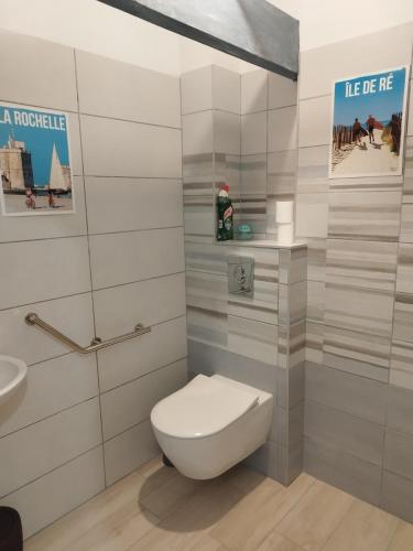 Bilik mandi di Campagne Océan Le Gite