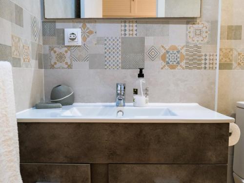 Vannituba majutusasutuses Suitur vista Bahía apartment with jucuzzi barbacue