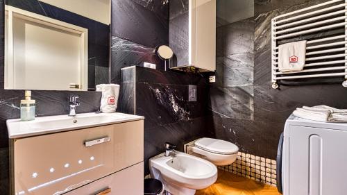 Kúpeľňa v ubytovaní Apartament Winter Feel z prywatną SAUNĄ - 5D Apartments