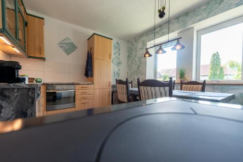 Una cocina o cocineta en Ferienhaus Wanda