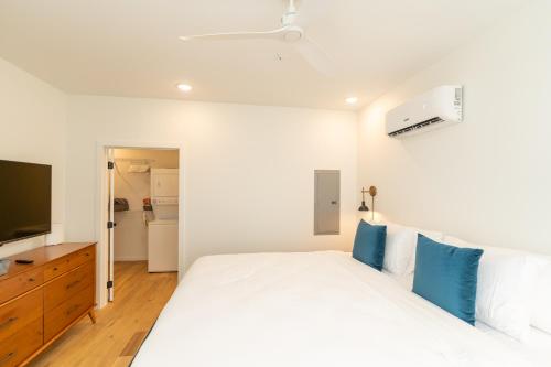 Ένα ή περισσότερα κρεβάτια σε δωμάτιο στο Your St Elmo Getaway for Rock City & Ruby Falls, 2BD townhome, 6 min to downtown