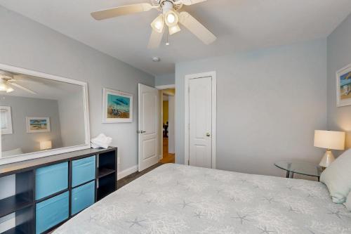 Ein Bett oder Betten in einem Zimmer der Unterkunft Town of Ocean View --- 26 Central Ave