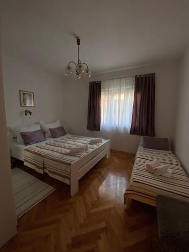 Apartments with a parking space Novi Vinodolski - 5525
