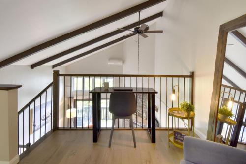 Gambar di galeri bagi Stunning Condo - View on Lake Tremblant & Mountain di Mont-Tremblant