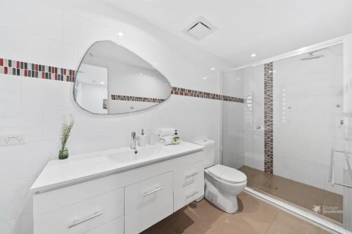 Ένα μπάνιο στο Allora 1 by Discover Stradbroke