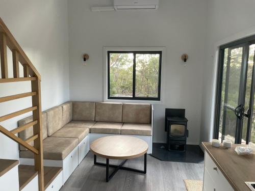 Χώρος καθιστικού στο Romantic getaway SummerHill Tiny