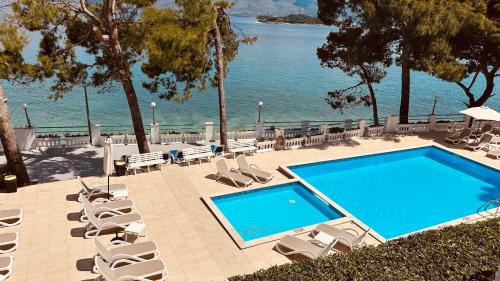 Lumbarda Korcula newly renovated beach apt D3 with pool