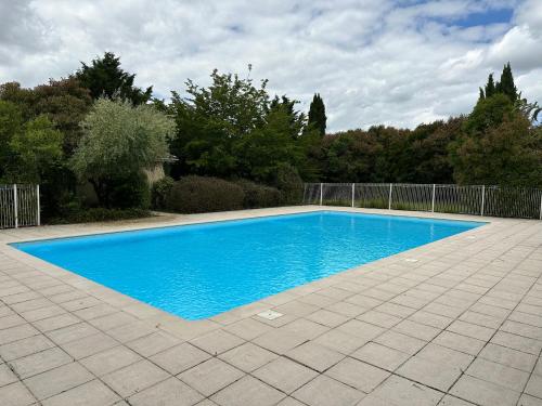 Swimmingpoolen hos eller tæt på Appartement Agen sud
