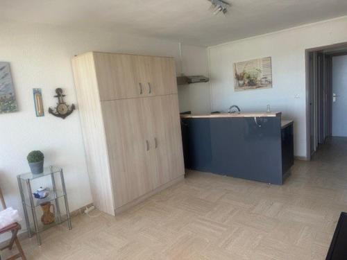 Photo de la galerie de l'établissement Studio Centre-Ville avec Parking et Vue Mer - FR-1-790-23, à La Grande Motte