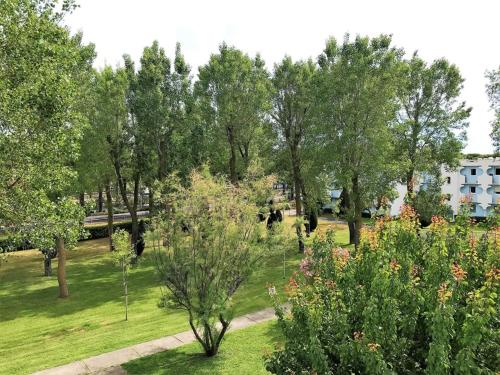 Appartement rénové 3 pièces, 6 couchages, proche plage et port, avec loggias et parking à La Grande-Motte