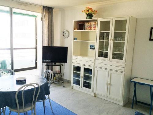 Photo de la galerie de l'établissement Appartement 4 couchages, parking, proche plage - FR-1-790-5, à La Grande Motte