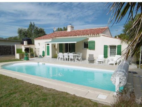 Maison avec Piscine Chauffée, Proche Plage, 3 Chambres, Jardin Clôturé, Wifi Inclus à St Hilaire de Riez - FR-1-652-44