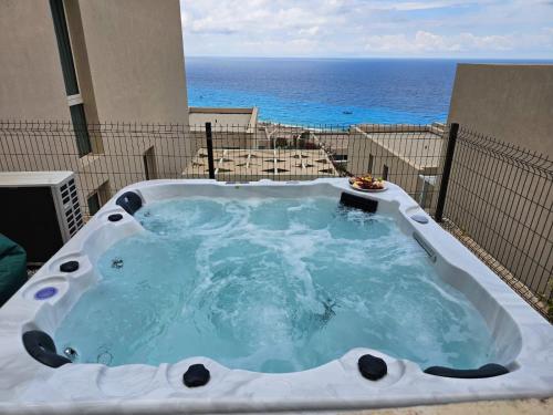 Palase Jacuzzi apartment 157-D GC