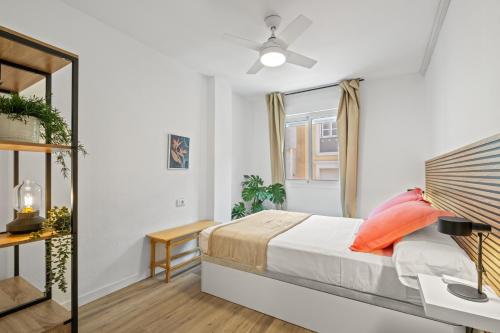 3 dormitorios, 2 baños y balcón