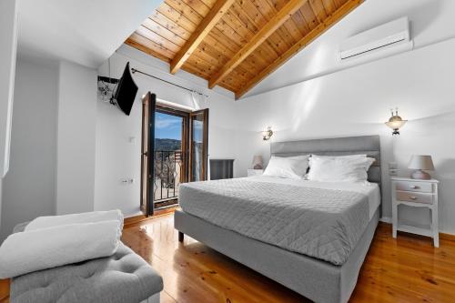 Myrtillo I Luxury Traditional House