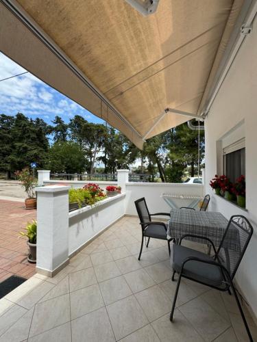 Studio Apartments with Terrace near Sea - Angela's Apartments