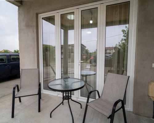 Χώρος καθιστικού στο Dane Apartment Airport Podgorica