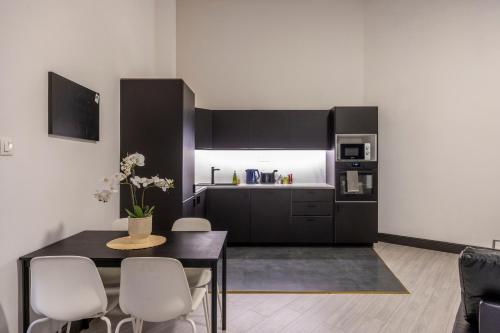 Central BP Superior Apartment with 2BEDRM, 2BATHROOM 1065 Budapest, 40 Jókai utca kép - 3