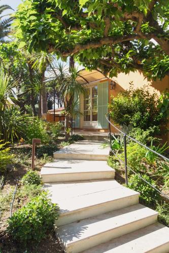 Κήπος έξω από το La Bastide de Saint Tropez