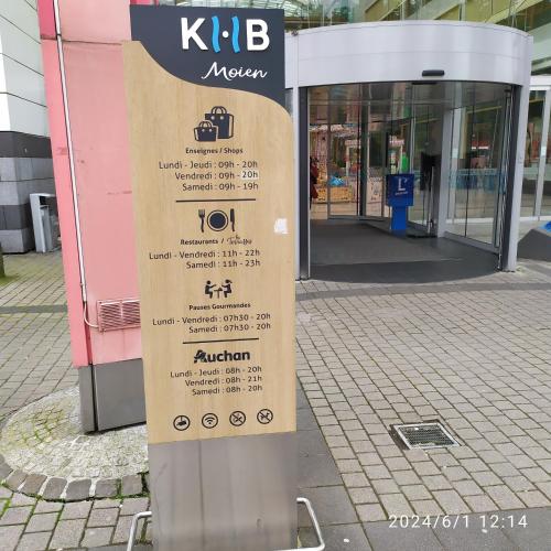 Certificado, premio, señal o documento que está expuesto en QUIET PEACEFUL 2BR apartment with parking in KIRCHBERG