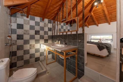 Koupelna v ubytování Spedion Villa - Near to sea villas with heated swimming pool