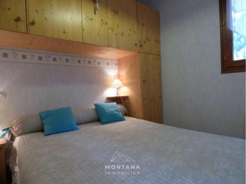 Posteľ alebo postele v izbe v ubytovaní Confortable 2 Pièces + Cabine pour 4 Personnes au Centre-Ville, Terrasse, Proche Navettes - FR-1-458-169