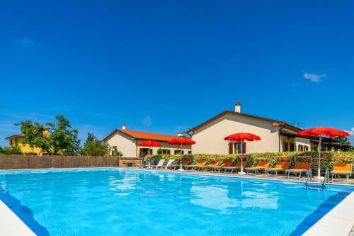Bazén v ubytování Agriturismo il Tripesce nebo v jeho okolí