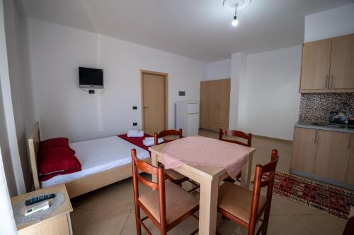 Φωτογραφία από το άλμπουμ του Shejla's Apartments Ksamil σε Εξαμίλι