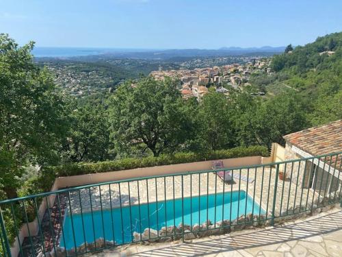 Appartement neuf, vue mer unique, piscine