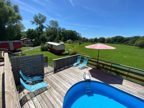 Gallery image of Bungalow confortable à Saint-Pardoux avec piscine partagée in Saint-Pardoux