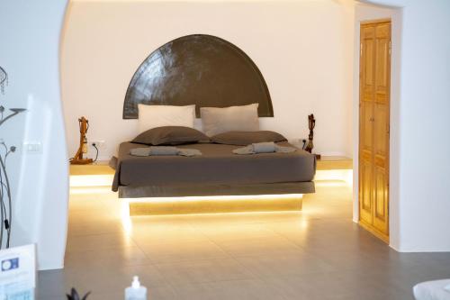 Ένα ή περισσότερα κρεβάτια σε δωμάτιο στο Luxe Efis Home Sea View 4 Villas & 4 Prive Jacuzzi