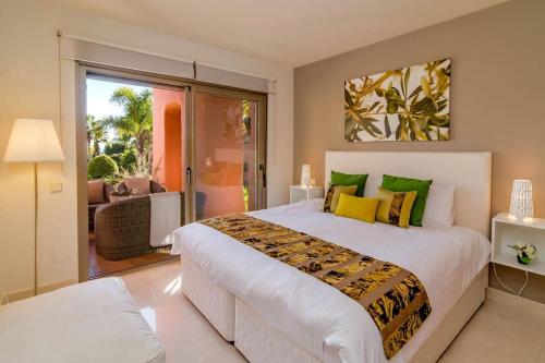 Spacious 3BR Apartment in New Golden Mile, Ideal for Families & Long Stays