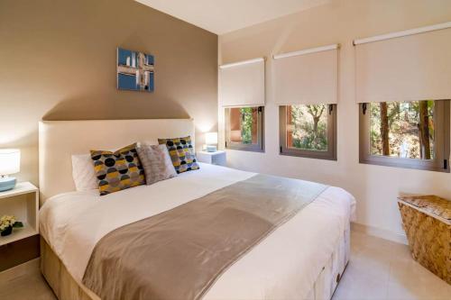 Spacious 3BR Apartment in New Golden Mile, Ideal for Families & Long Stays