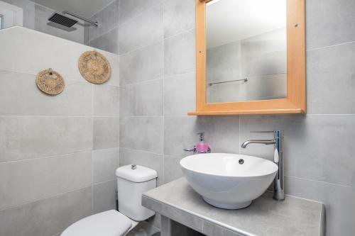 Bilik mandi di Lefkes Studios