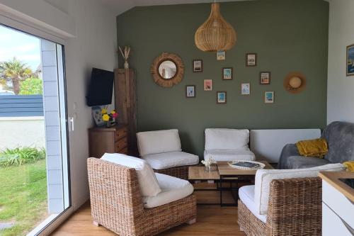 Villa rénovée 350 m de la mer