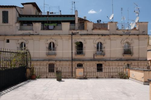 Spacious Bright Apartment Next to the Vatican - Large Elevator!