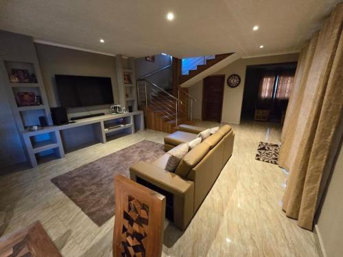 Μια τηλεόραση ή/και κέντρο ψυχαγωγίας στο Capital H Villa