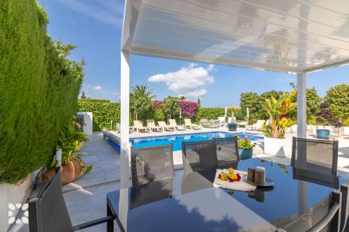 Villa Ladera by Abahana Villas