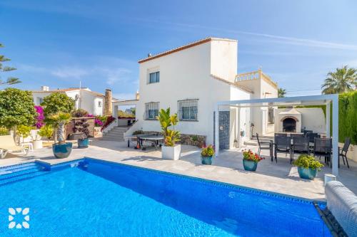 Villa Ladera by Abahana Villas